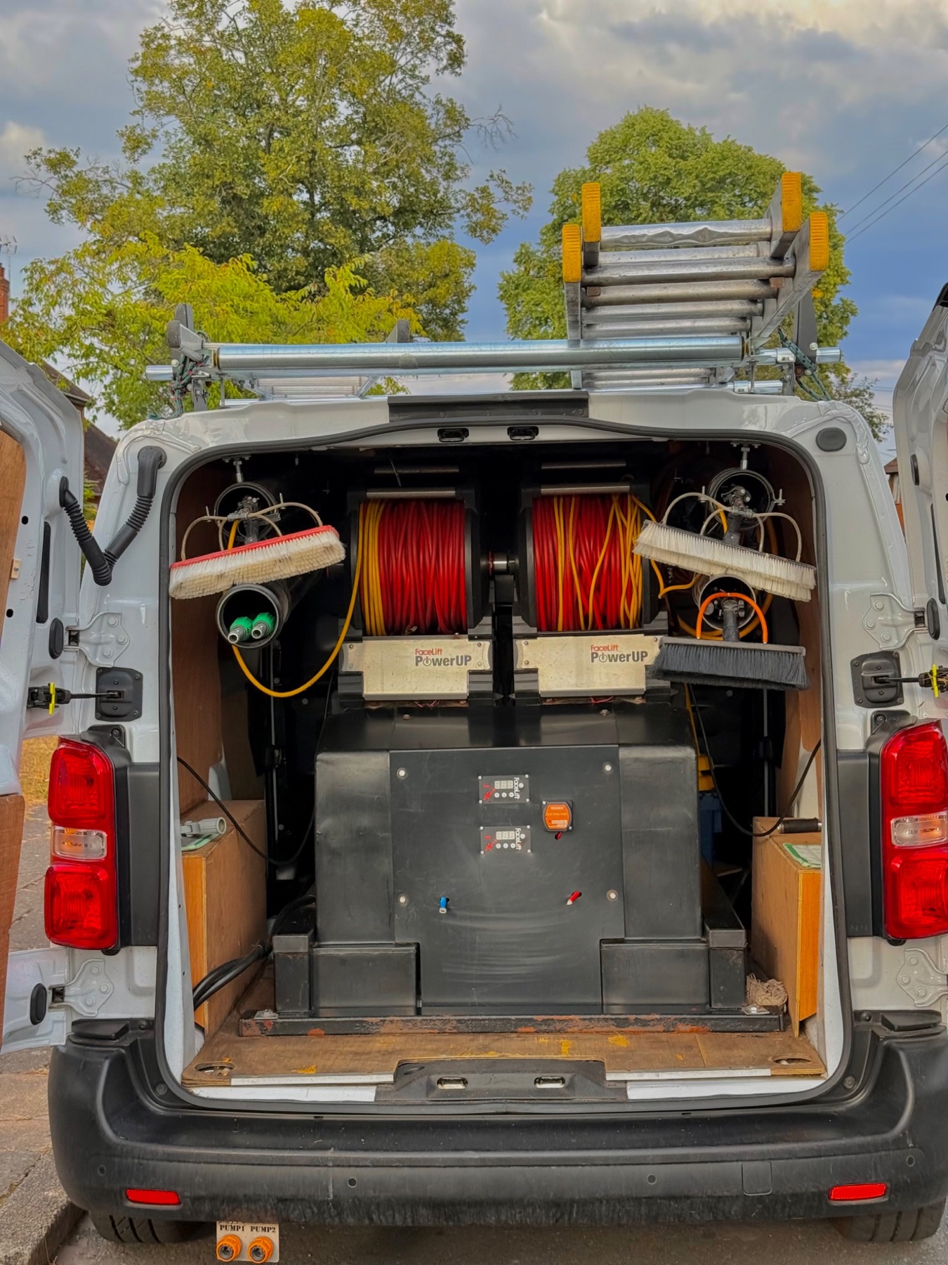 Van-mounted pure-water window cleaning system